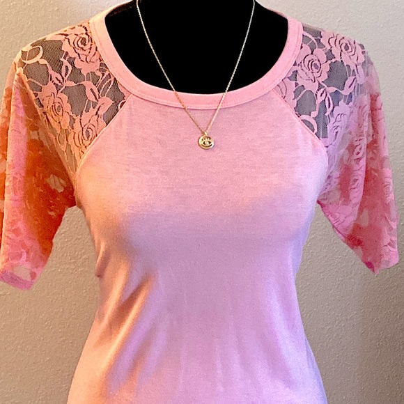Zenana Pink Short Sleeve Shirt With Rose Lace Sleeves - Picture 5 of 16